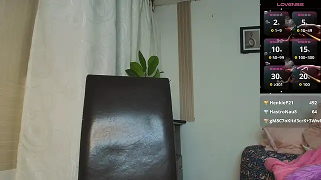 Olivia_gh1 - anal plug and dance
