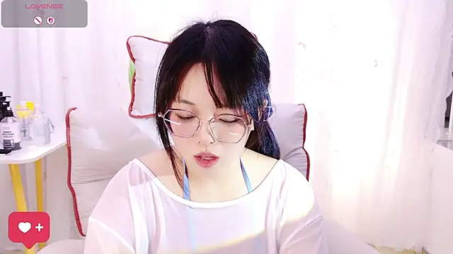 QiQi-Big - m腿抽插骚穴出水水~