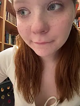 Freaky__Nikki - really tight cameltoe in kfc + moan