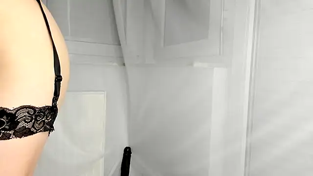 NaughtyLauraa - Dildo in pussy soft