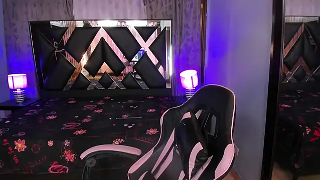 Linda4Petite