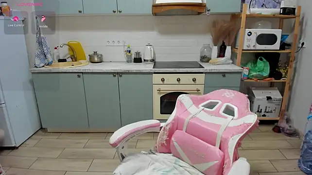 LinaElasm - naked boobs