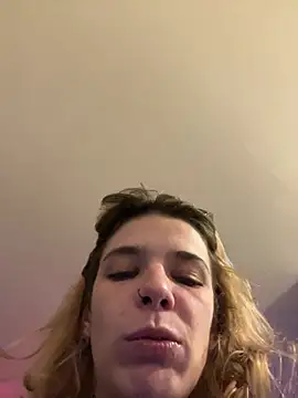 MissGoldieB - il me doigte