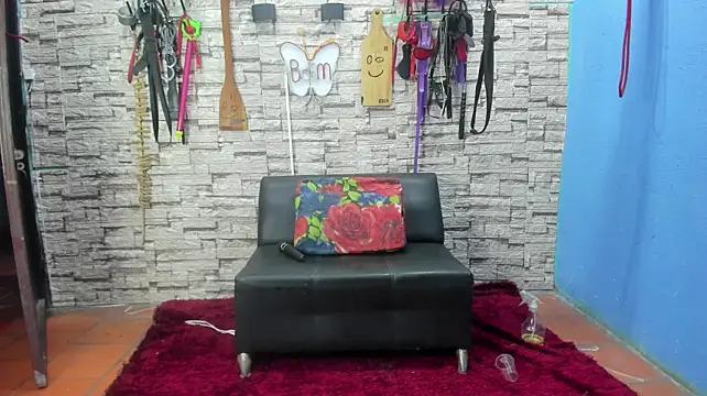 Julietatitibdsm - CABLE on the back x 15hard anal plug