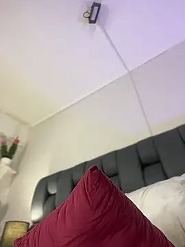 MiilaBlake - DEEP FINGERING UNTIL CREAMY