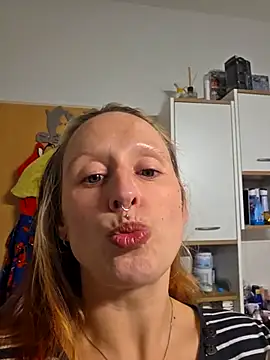 Bellaaa17 - Wiggle my ass 💦
