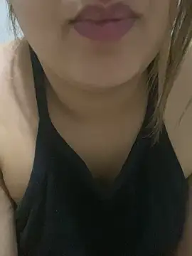 Yassminsexy22 - في بول و إهانة ف خاص