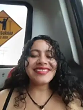 Yaya_paid - Tits out + pussy