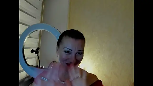 Pure_elena - Tits out and shake