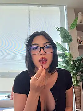 SeleneHale - Skirt off and use my spanker