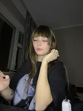 Lisssaura - Slaps ass