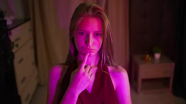 FayeLivingston - oil my legs