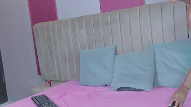 NAYAFOX_CR - OIL IN MY TITS💦🍒