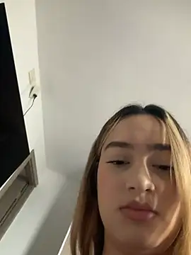 Barbievictoria - Full naked and go to shower