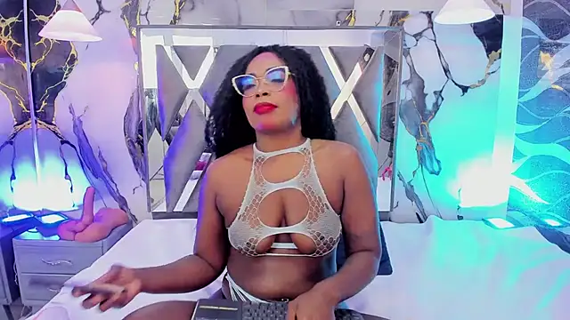 CandyMartinez_ - Masturbation in pussy 💦😈