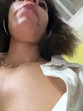 AaliyahHarris - outfit change