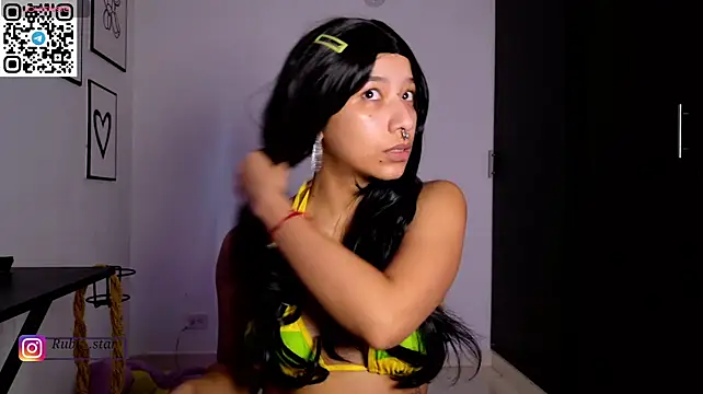Rubi_star - oil in ass + short twerk