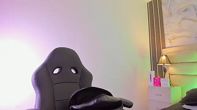 AmberGreyy_ - Bounce my boobs 🖤