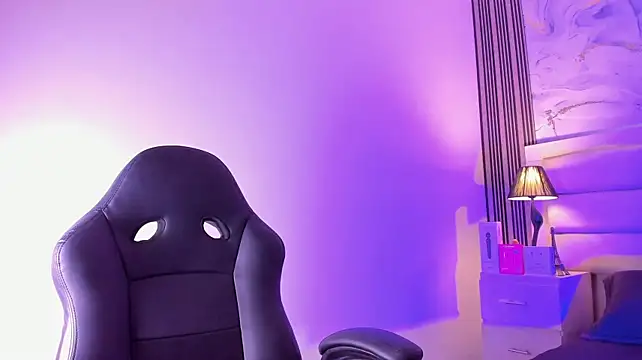 AmberGreyy_ - Bounce my boobs 🖤