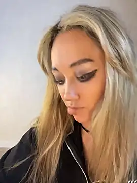 Lissa_kissyou - Jumping on a dildo+ +cum squirt video