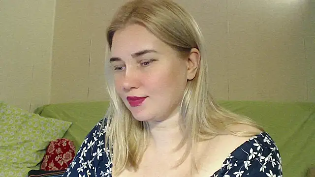 MmmPinUpGirl - DILDO IN PUSSY