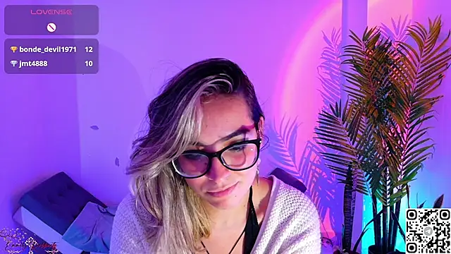 Emmi_Roberts -  Suck slowly & rub clit