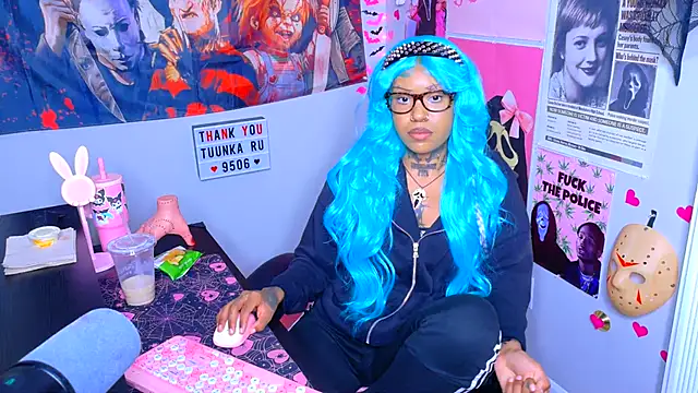 Spookiebaddie - get me naked😇 + oil!