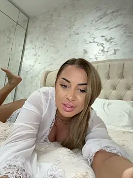 KirstieVegas - Keep my body hot and my pussy wet😈🎁LT