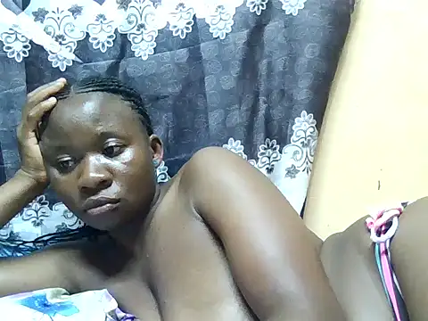 ToxicDoll01 - hii guiz plz help me to pay school fees