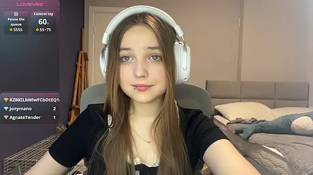LunaBunny666 - sexy bra teasing