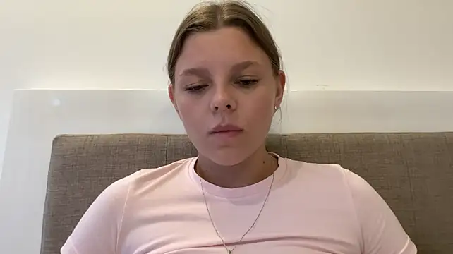 AmieLendor - Extreme closeup video pussy masturbation