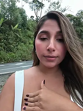 Catalina_ramos - Ask soneting to guys that are close to m