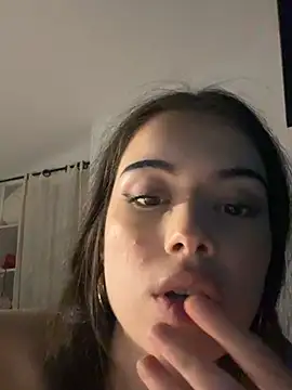 MyaMore1 - Je suce