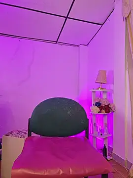 Megan_Roouse - sit in fuck machine naked