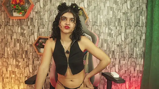 Bonniie_98_ - remove shirt - show tits