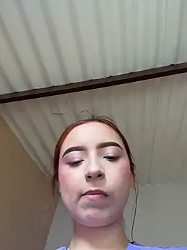 Carithooo - Uncover my tits in front of my friends