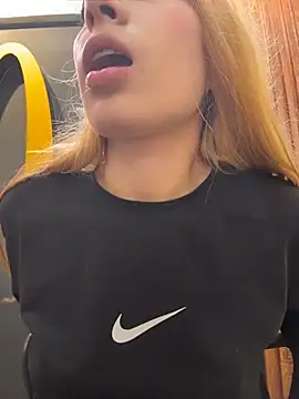 Isabella-gaviria - FUCK MY PUSSY IN MENS BATHROOM👿🥵