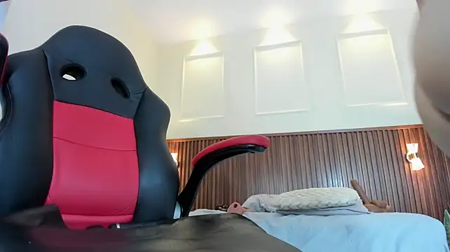 LUCIA_KHAN