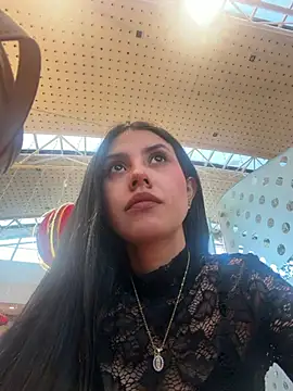 Victoria_alson - Show ass in bathroom public
