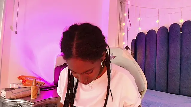 Queen_perla_ - spank ass