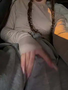 Bambi_lu - spread pussy in OPEN DOOR DOORWAY!🚪🚽