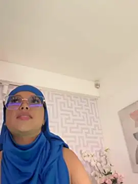 Naishaa_ - Finger pussy in doggy🍑
