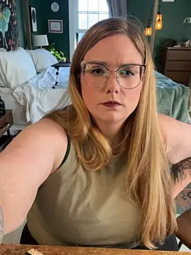 Thatcutegirlwtheglasses - spank bare ass 3 times