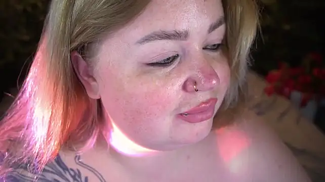 ZaraReignn - naked+control toy 7 min😍