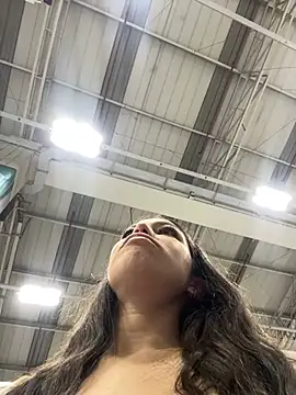 Alyshanon18 - SUCK BOOBS IN PUBLIC🥵