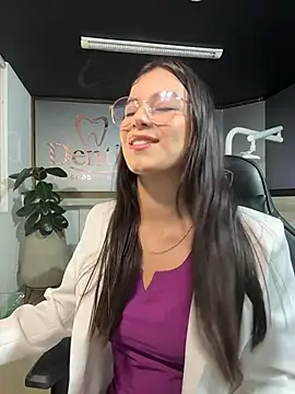 Iris_cuteface - fingers in deep pussy 💦🔥