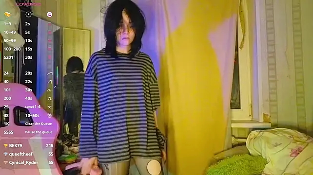 Sofia_Lacosta - Make FIRST cut on the tights