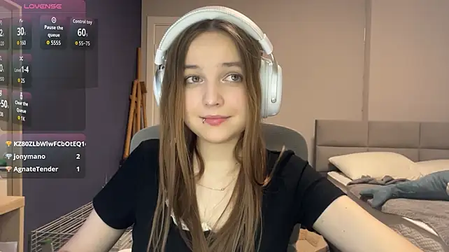 LunaBunny666 - sexy bra teasing