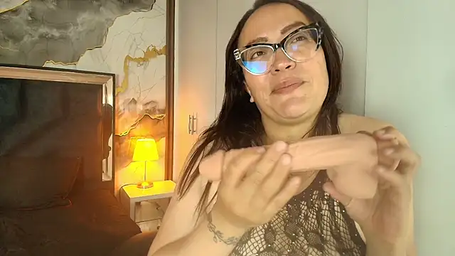 ANGELIKSALAZAR - PLAY MY PUDDY WITH FINGERS