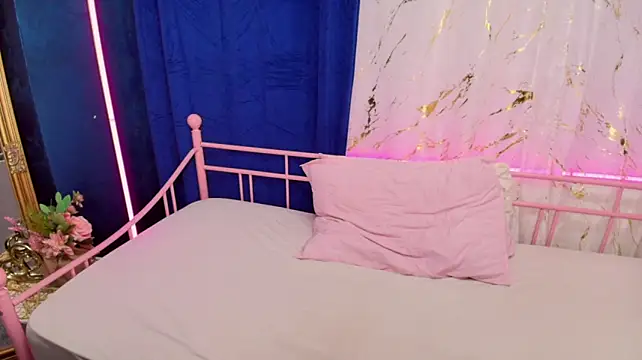 BustySierraX - 🍑 Ass spanking + Ride dildo 🍆